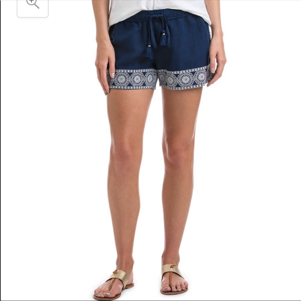 Vineyard Vines Shell Flower Embroidered Shorts